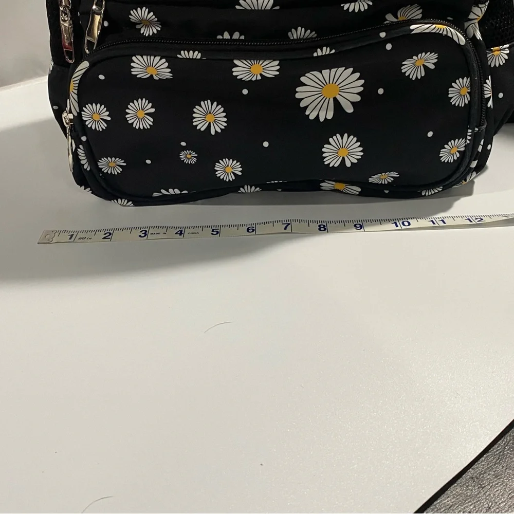 Black Daisy‎ Print Backpack with Lunch Box